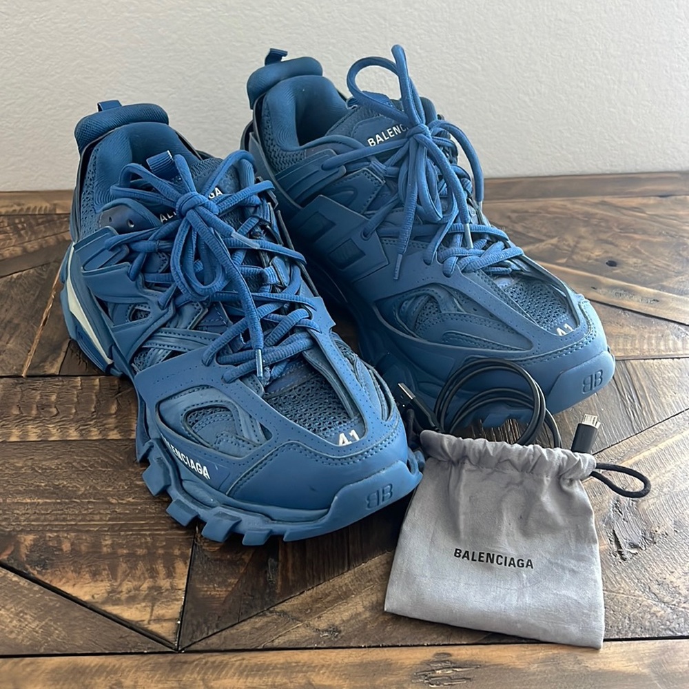 Balenciagas LED lights